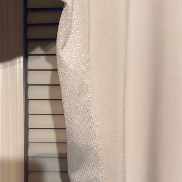 Huk Fishing Shirt White with Blue and Pink Sleeves - Picture 6 of 6